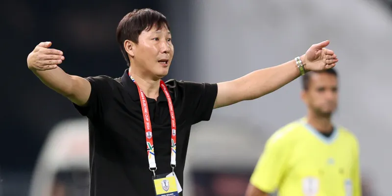 HLV Kim Sang-sik tin các học trò sẽ chiến thắng