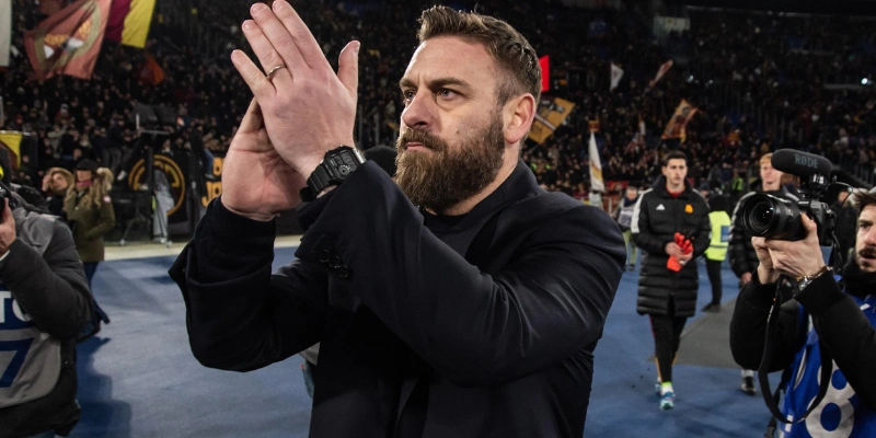 Roma Huỷ Diệt Genoa 3-1 | Top 4 Serie A Nóng Hơn Bao Giờ Hết 3 Vai trò của HLV Daniele De Rossi trong chiến thắng Roma
